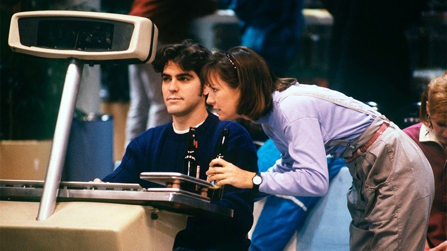 George Clooney and Laurie Metcalf in 'Roseanne' (Twitter)