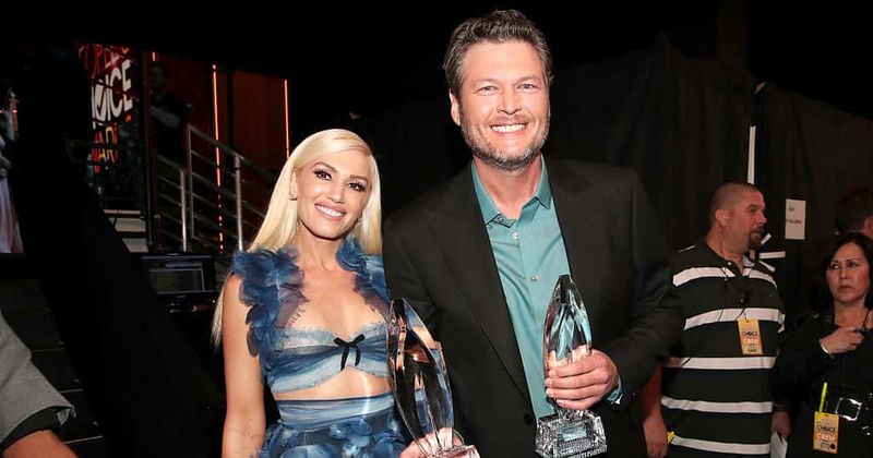 Gwen Stefani's friends are convinced that she is pregnant with Blake Shelton's child