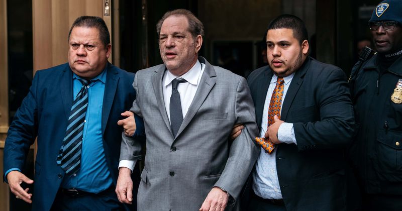 Harvey Weinstein turns himself in over sexual misconduct charges
