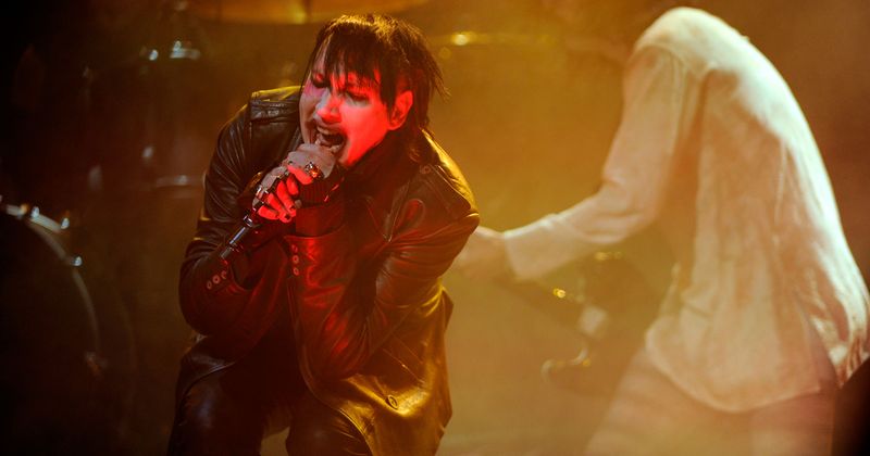 Marilyn Manson opens up about urinating on Korn’s catering: “I just thought it was funny”