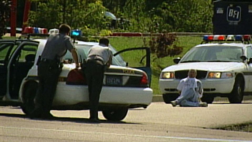 Brian Wells was handcuffed and was trying to tell the police that he had a bomb strapped to him (Netflix)