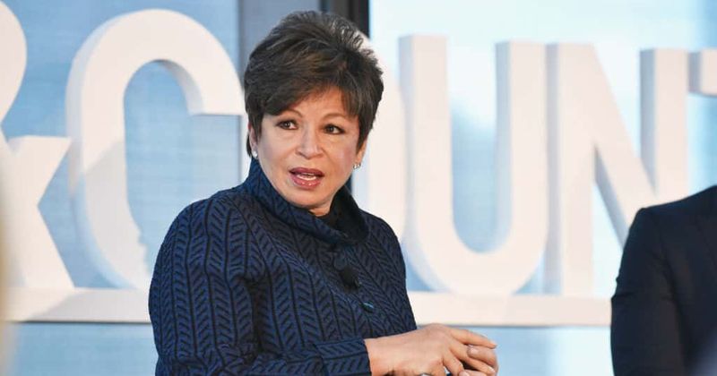 Valerie Jarrett says Roseanne Barr's racist tweet is a "teaching moment"