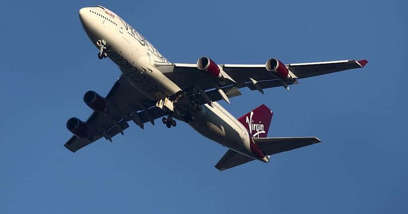 Passenger's 'unbearable' body odor causes vomiting and fainting, forcing plane to make emergency landing