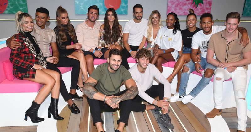 Fresh batch of singletons return to Love Island seeking their mates