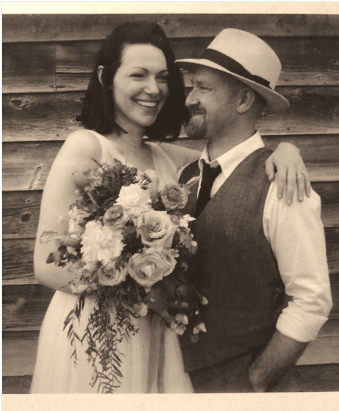 Laura Prepon and Ben Foster in their wedding (lauraprepon, Instagram)