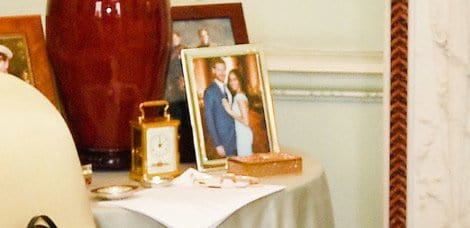 The queen had an unseen photo of Prince Harry and Meghan (Twitter)