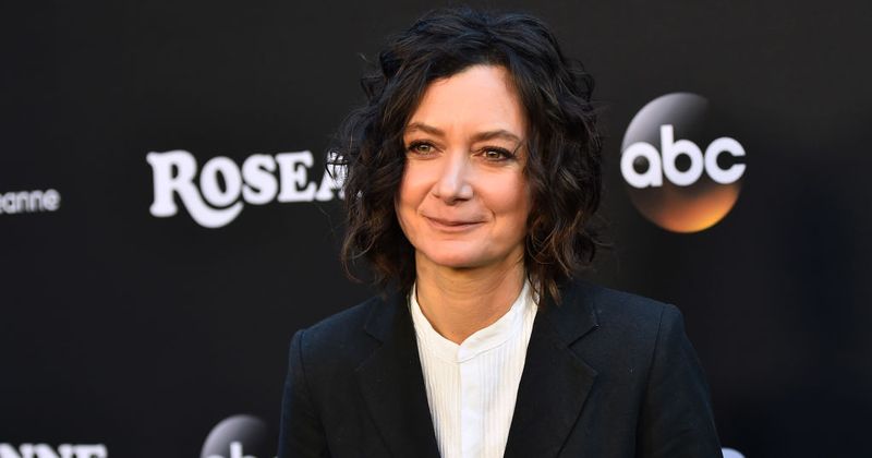 Teary-eyed Sara Gilbert reflects on Roseanne cancellation: "It's sad to see it end this way"