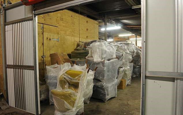 The warehouse and the drugs that were hidden in the tables (Twitter)