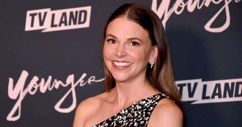 'Younger' actress Sutton Foster gets emotional talking about adoption and help from co-star Peter Hermann