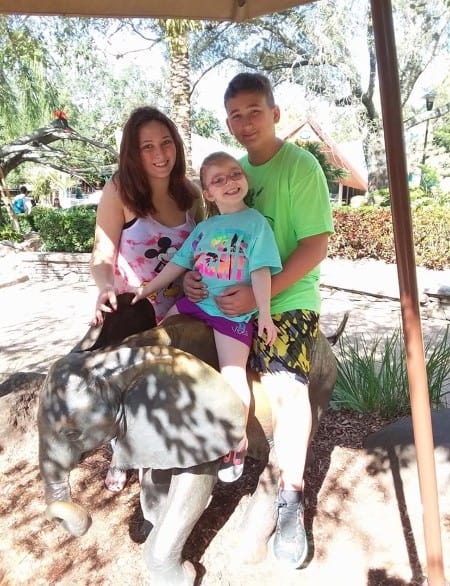 Brianne with her brother and sister (GoFundMe)