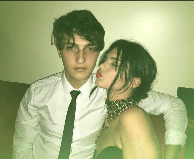 Kylie is thrilled with this new development in Kendall's relationship status and is rooting for Anwar to win the bid. (Twitter)