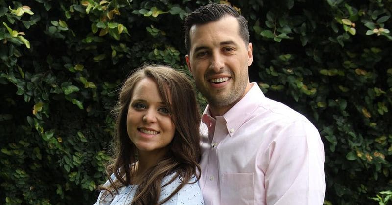 Jinger Duggar shows off her 34-weeks pregnant baby bump with picture on social media
