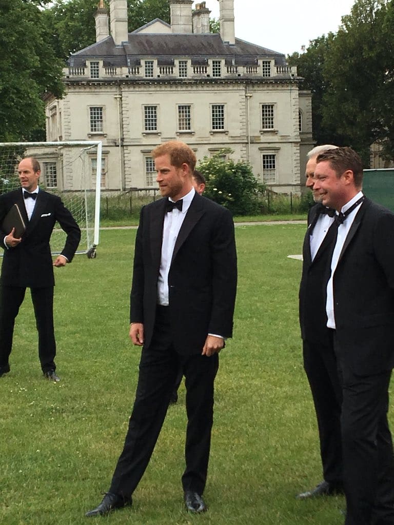 Prince Harry spotted for the first time since his return from honeymoon (Twitter)