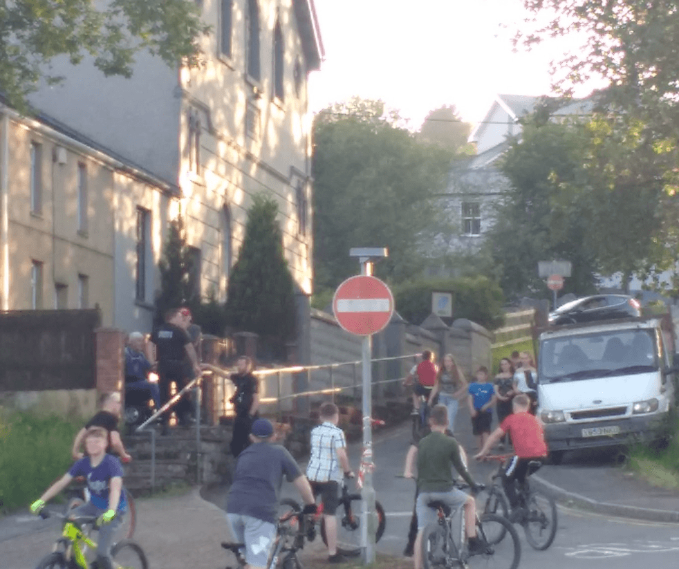 Police getting statements from witnesses (Twitter)