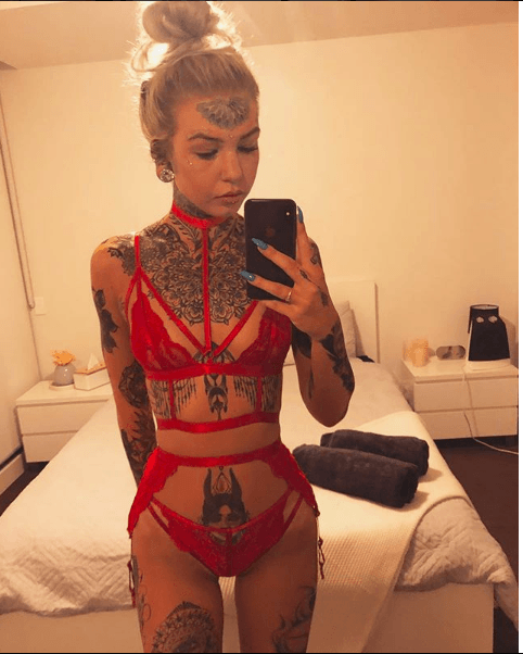 Amber Luke spent over $10,000 on her body transformation. (Instagram)