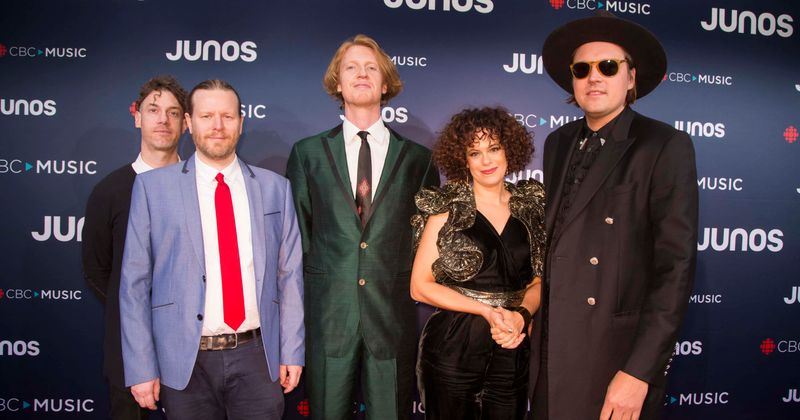 Arcade Fire put out a kitschy new music video for 'Chemistry'