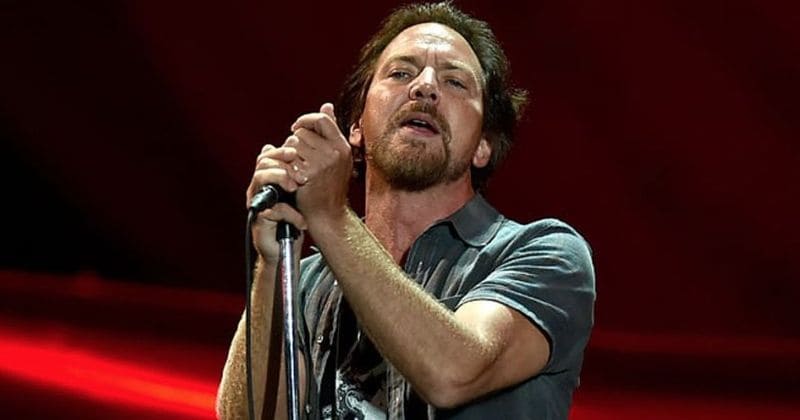 Pearl Jam pay tribute to Anthony Bourdain on opening gig of Europe tour: Watch
