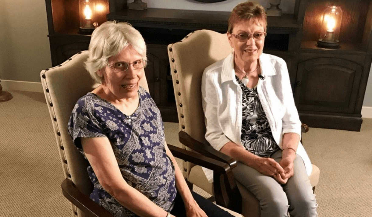 Denise Juneski (L) and Linda Jourdeans (Twitter)