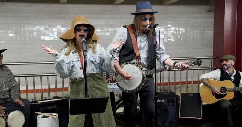 Watch Christina Aguilera and Jimmy Fallon busk in disguise in New York subway