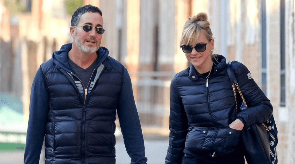 And Anna seems pretty smitten with her new lover Michael Barrett since she couldn't stop herself from gushing over him while promoting her movie 'Overboard'. (Source: Twitter)