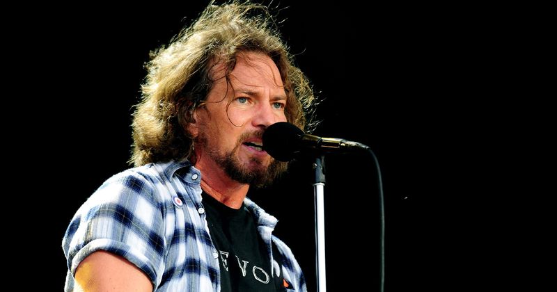 Pearl Jam cancels a concert at the O2 Arena after Eddie Vedder "loses his voice"