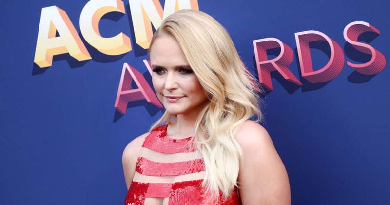 Miranda Lambert disses ex-husband Blake Shelton, says she was dragged into paparazzi world because of him