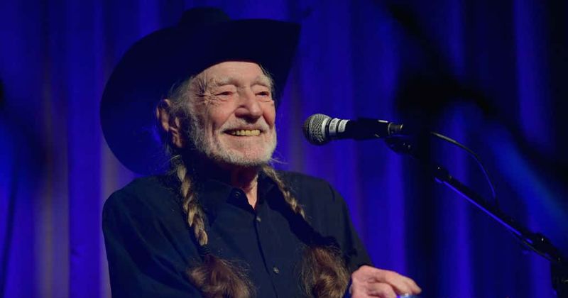 Country singer Willie Nelson invites President Donald Trump to visit border detention centers with him