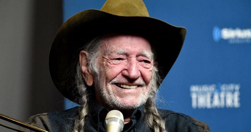 Country singer Willie Nelson invites President Donald Trump to visit border detention centers with him