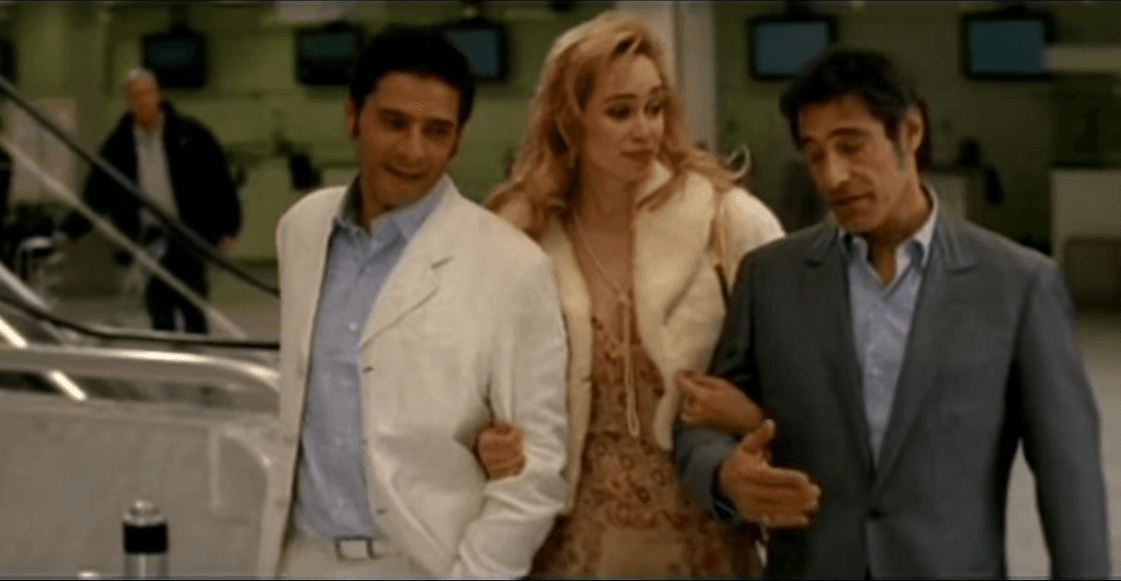 Actress Anna Bondareva (C) starring in Le Heros De La Famille, A French production. (Screenshot)