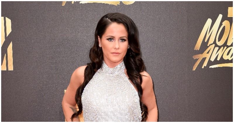 Jenelle Evans criticized by fans for keeping pill bottles within reach of her kids