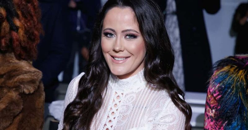 Jenelle Evans criticized by fans for keeping pill bottles within reach of her kids