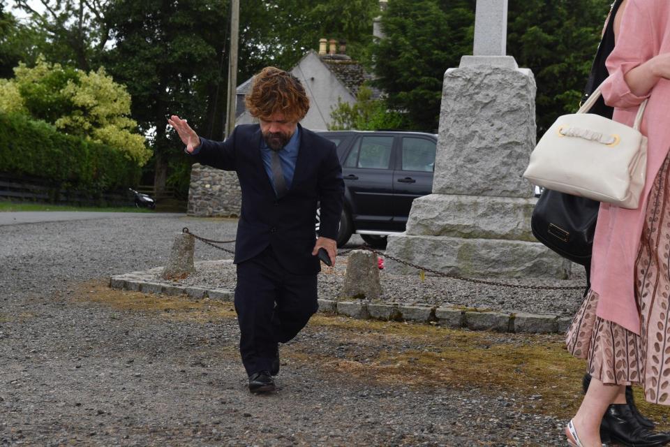 Peter Dinklage looking good as always (Twitter)
