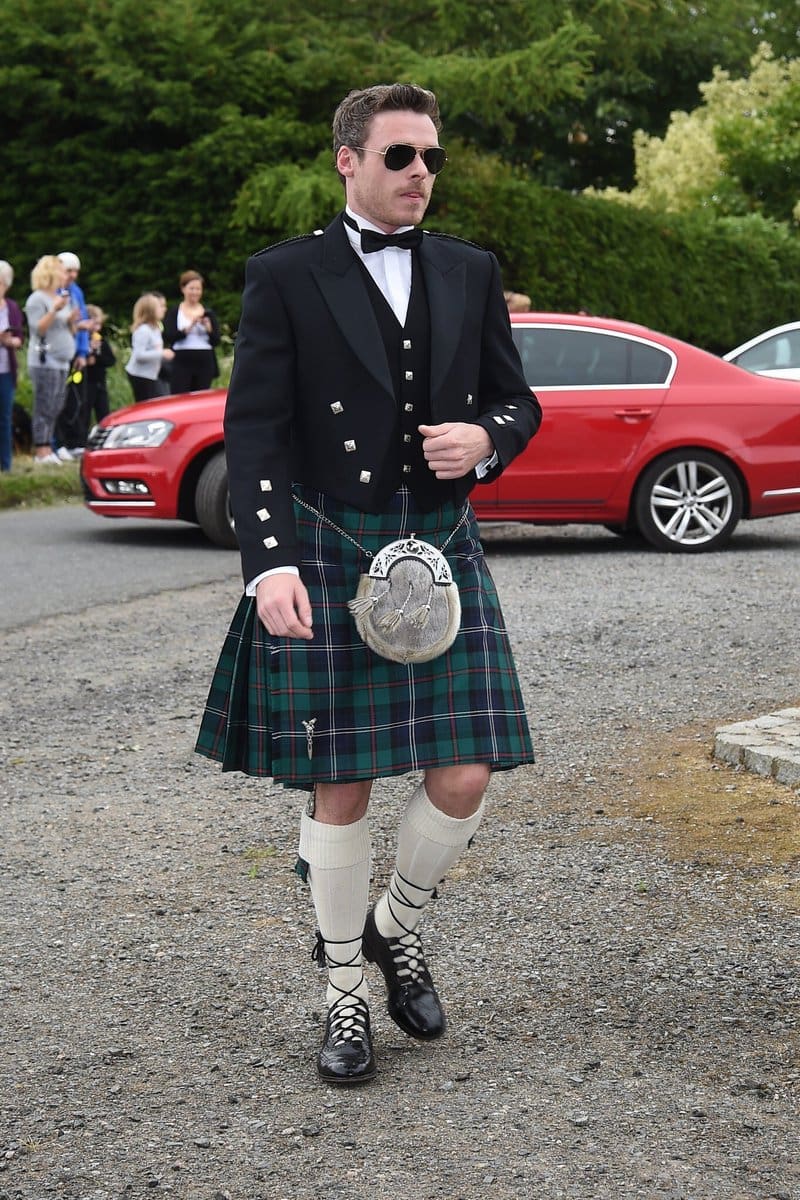 Richard Madden sure knew how to dress for the occasion (Twitter)