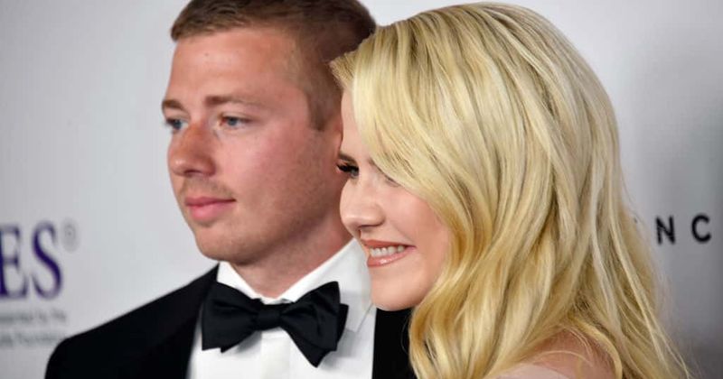 Elizabeth Smart and husband Matthew Gilmour are expecting their third child!