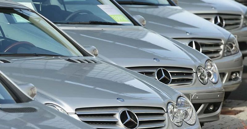 Man rides on hood of Mercedes-Benz at 70 miles per hour while talking on his cellphone