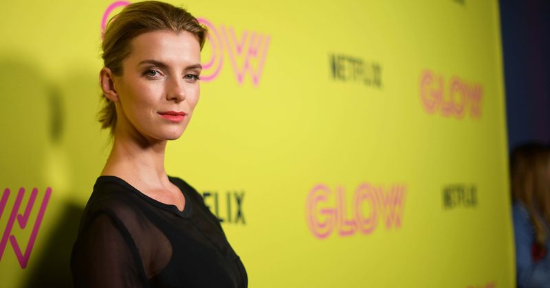 'Glow' Season 2 continues to be the beacon of feminism it did not set out to be last year