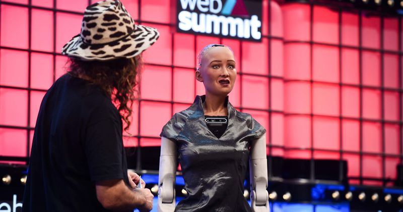 Robots have taken over Hollywood and we won't be surprised if Sophia gets an acting contract