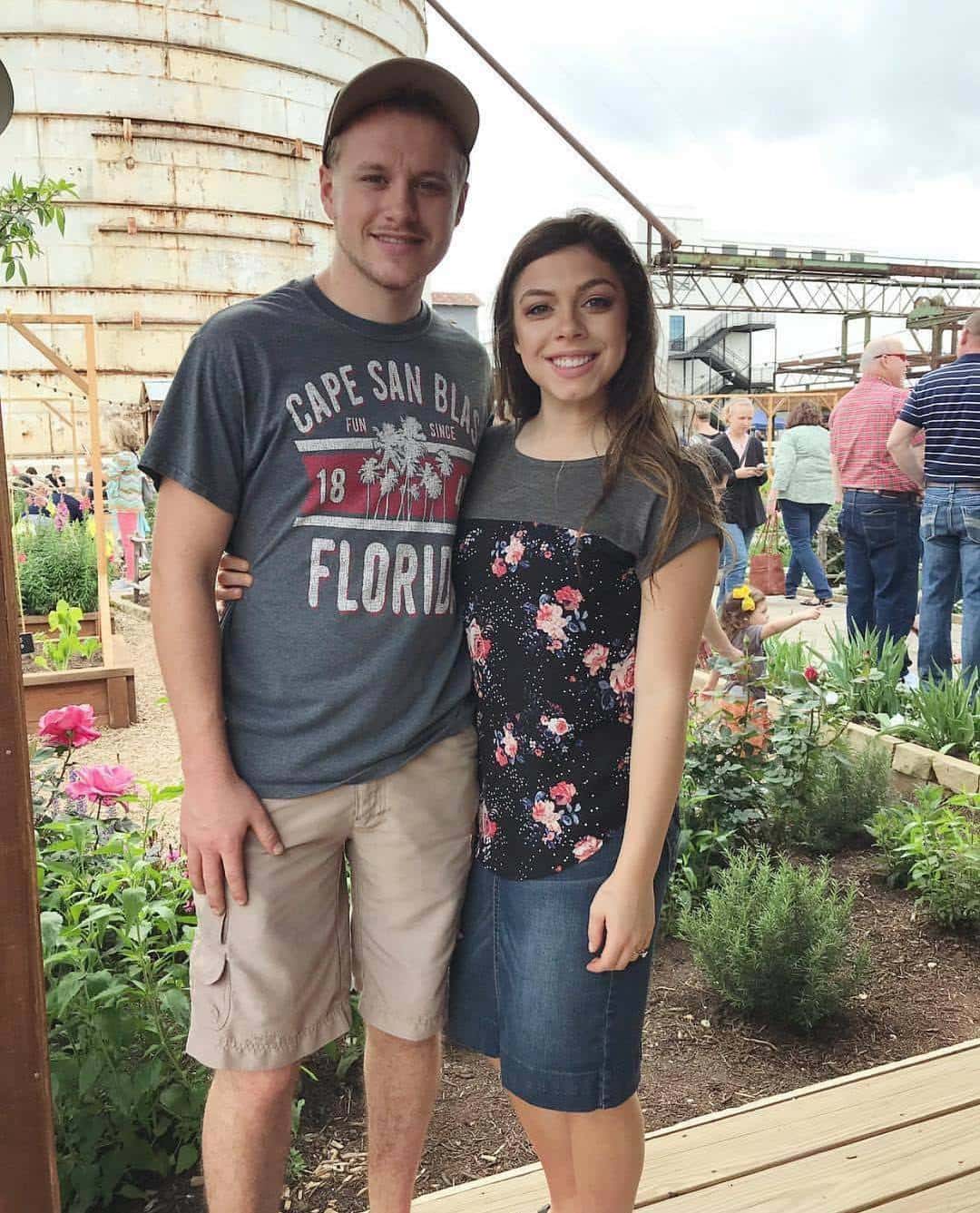 In her own small and subtle ways, Lauren started to put her foot down and establish her independence in the Duggar family, first and foremost by violating their code of conduct when it came to dressing up, by wearing above-the-knee shorts. (Source: Facebook)