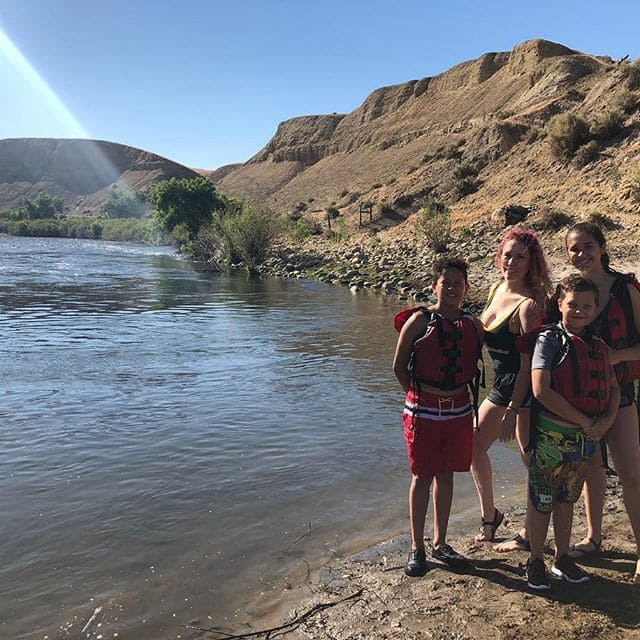 Jeremy and Melissa also agreed on a joint legal custody of their 9-year-old Jeremy Jr., who will spend 30 percent of his time with his father. (Source: Instagram)