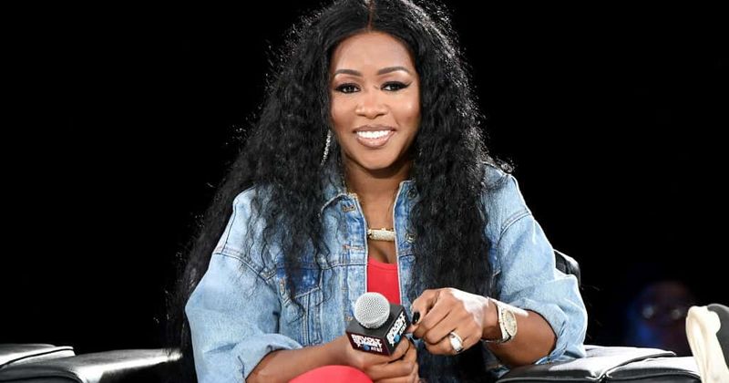 She's having a baby! Remy Ma announces pregnancy during vow renewal with Papoose