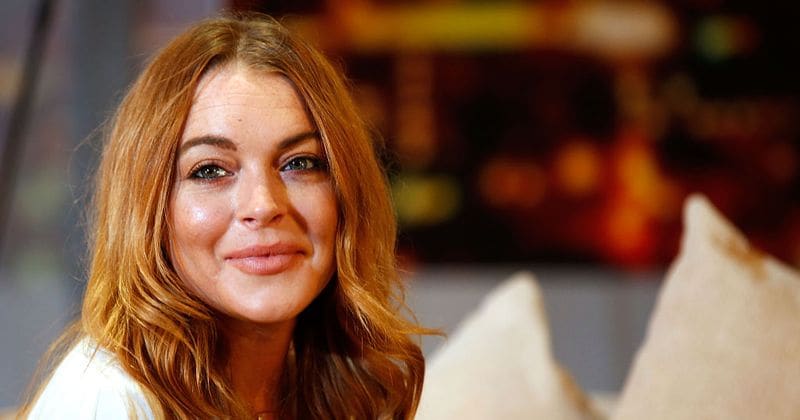 Lindsay Lohan celebrates 32 birthday in her club in Mykonos, gets a surprise visit from her sister
