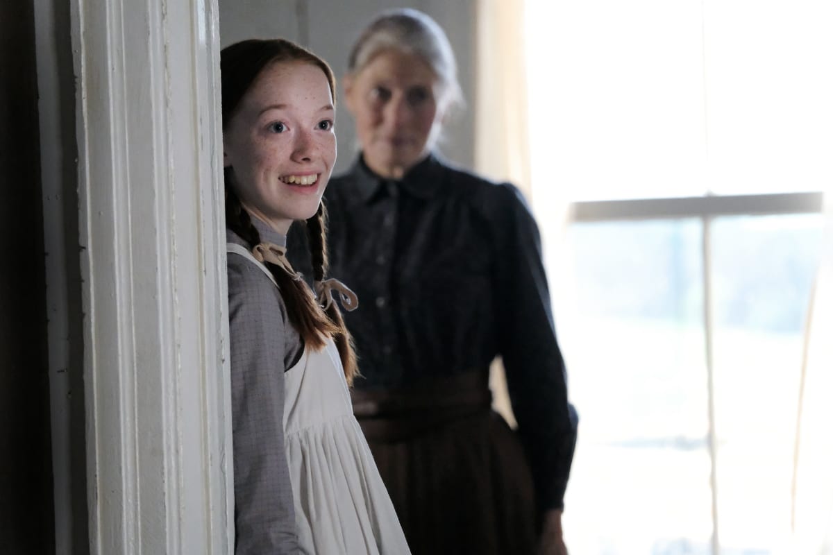 Amybeth McNulty as Anne Shirley and Geraldine James as Marilla Cuthbert (Netflix)