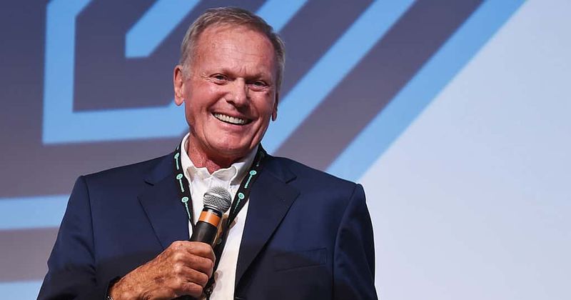 Tab Hunter, 50s heartthrob and gay icon, dies at the age of 86