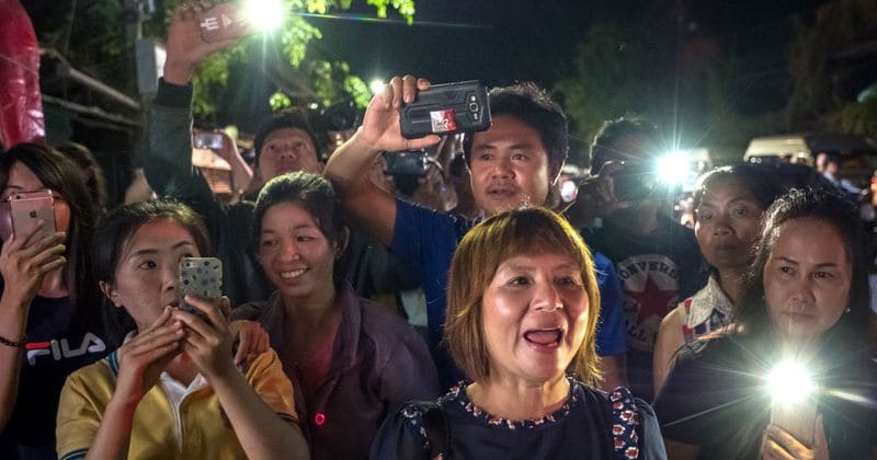 Social media erupts as Hollywood producers fly down to Thai cave rescue site to plot new movie project