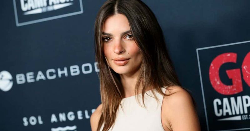 Emily Ratajkowski shows off her massive two-stoned engagement ring for the first time