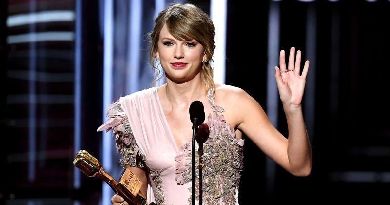 DJ who groped Taylor Swift says her accusation 'ruined' his life: "I’m not myself anymore. I don’t even go near women!"