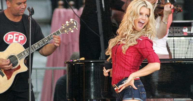 Jessica Simpson reveals the secret to how her husband Eric Johnson keeps her "hot"