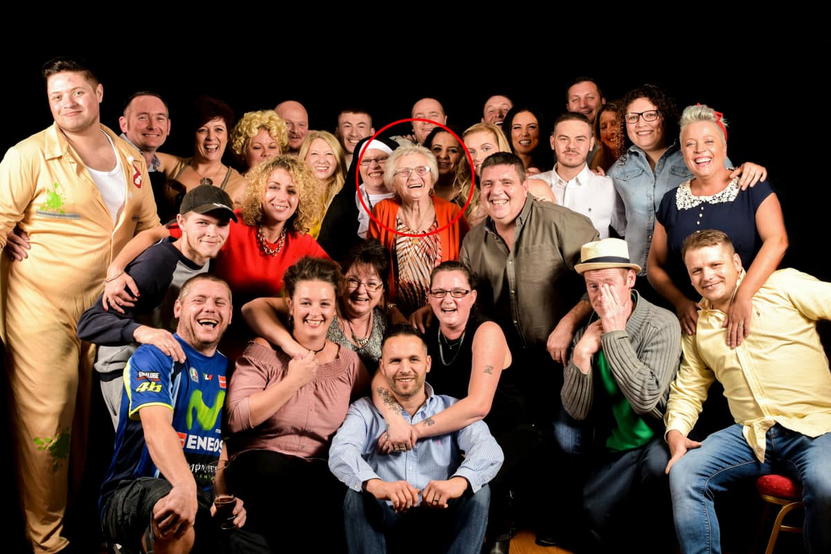 Winny Stokes (center) pictured with a number of her grandchildren and great-grandchildren (Source: SWNS)