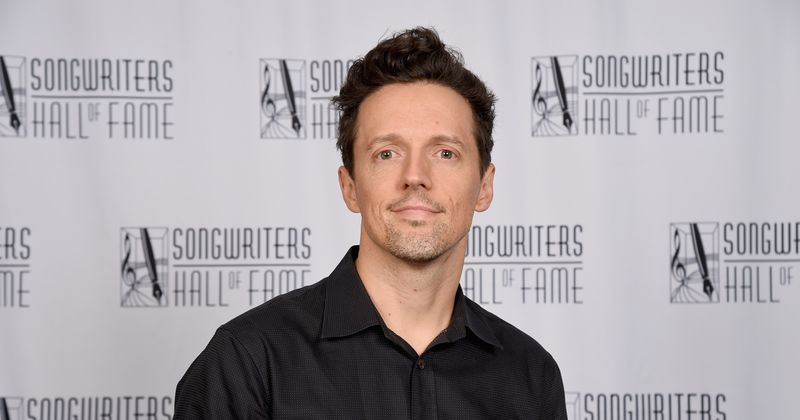 Jason Mraz gets candid about his 'Two Spirit' sexuality: "I've had experiences with men"