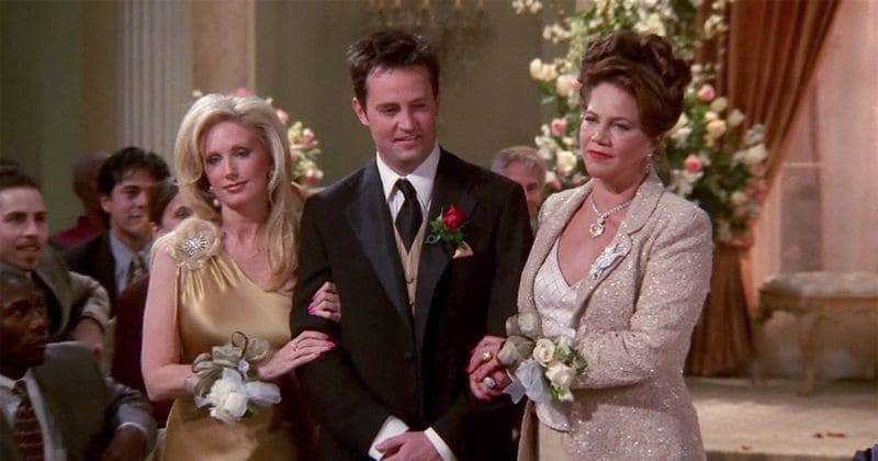 Kathleen Turner didn't feel very welcomed by 'Friends' cast, says "they were such a clique"